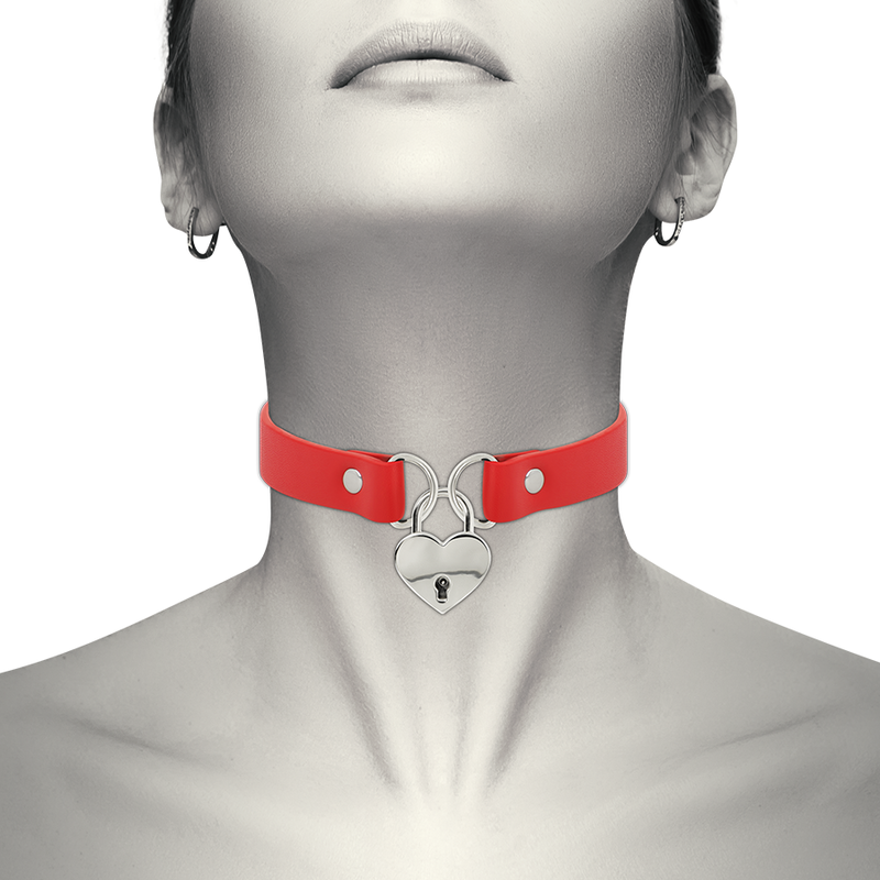 COQUETTE CHIC DESIRE - ROTE HALSKETTE AUS VEGANEM LEDER MIT HERZ-ACCESSOIRE UND SCHLÜSSEL