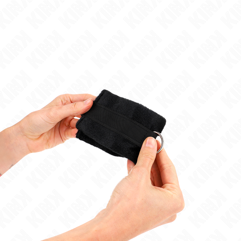 KINK - BEGINNER Pelzhandschellen Schwarz 30 x 7 cm