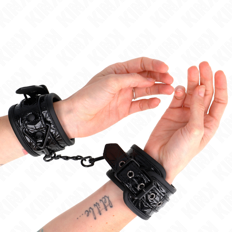 KINK - Handgelenkfesseln mit Rautenmuster, Schwarz, verstellbar, 17-26 cm x 5,5 cm