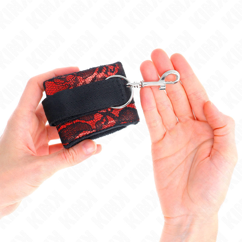 KINK - Kurze Handgelenkfesseln aus Samtspitze und Nylonfessel Rot/Schwarz 23 x 6,5 cm