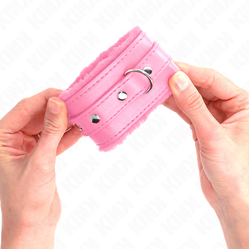 KINK - PREMIUM PELZGEFÜTTERTE HANDGELENKFESSELN ROSA MIT VERSTELLBAREM GÜRTEL 17-29 CM X 6 CM