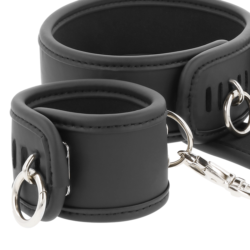 FETISH SUBMISSIVE - HALSKETTE UND HANDSCHELLEN AUS VEGANEM LEDER MIT NEOPREN-FUTTER